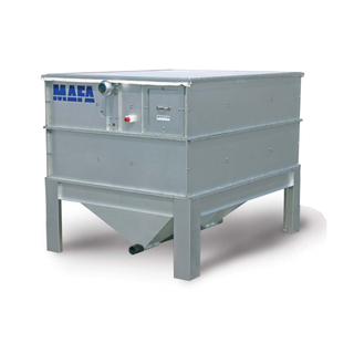 Outdoor Metal Silo c/w 6m auger